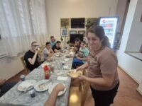 samoposluzivanje les samoposluzivanje les